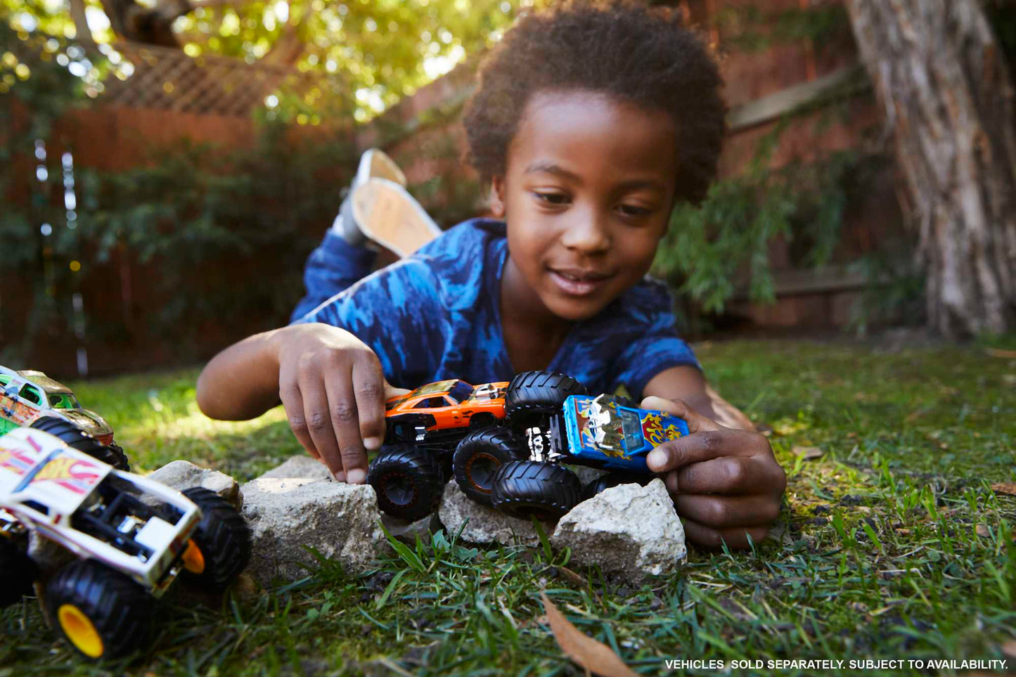 Hot Wheels Monster Trucks Ve¨ªculo de Brinquedo Pacote Surpresa 2 Carros Escala 1:64